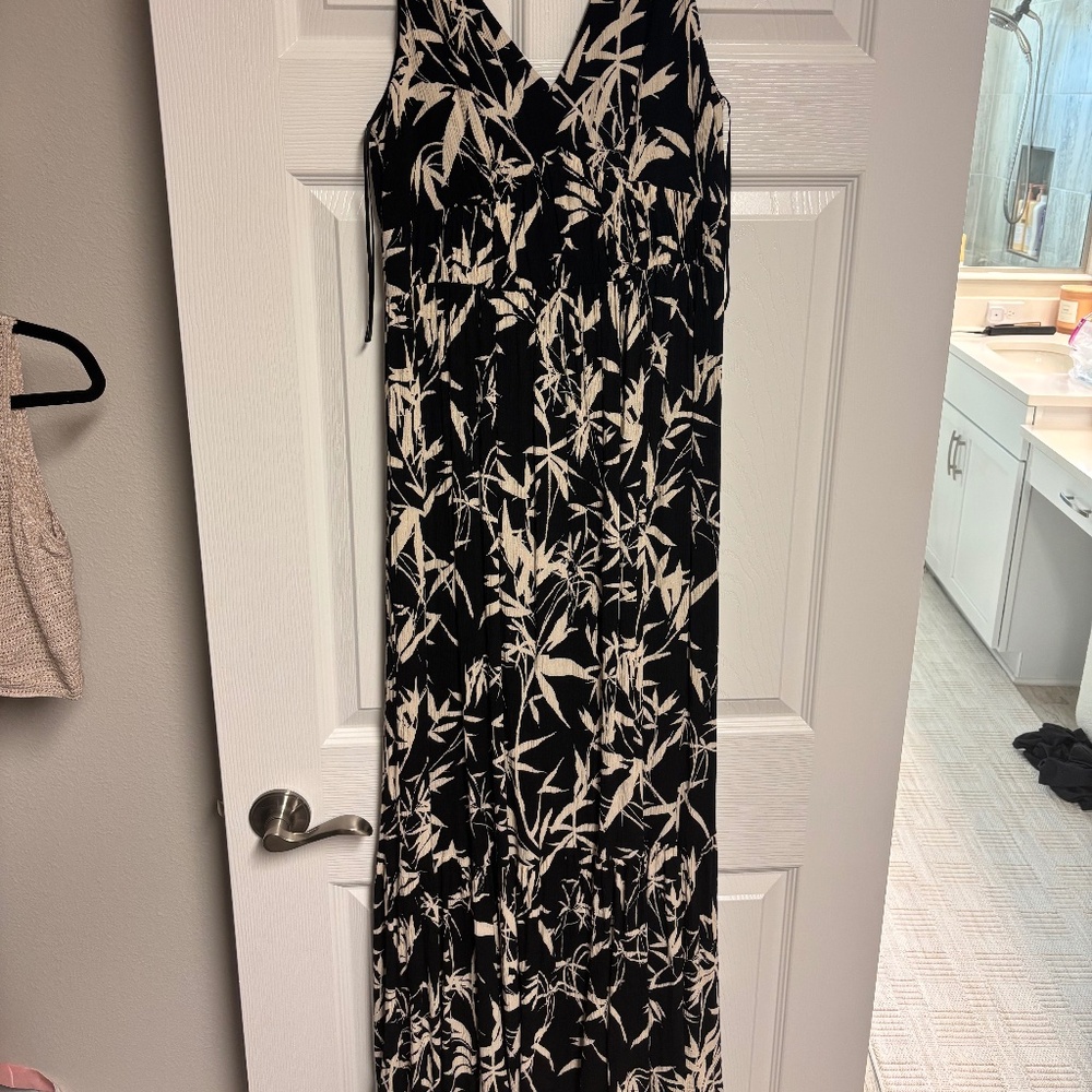 Express Palm Maxi dress with ruffle bottom